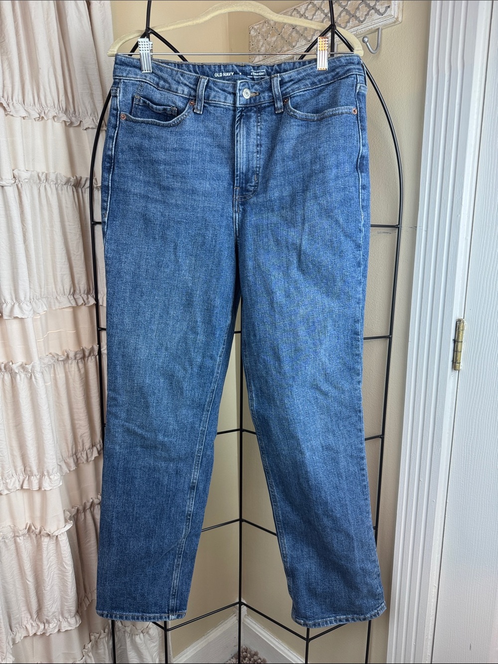 Old Navy Classic Mid-Blue Straight Leg Extra High Rise Jeans Size 8 EUC